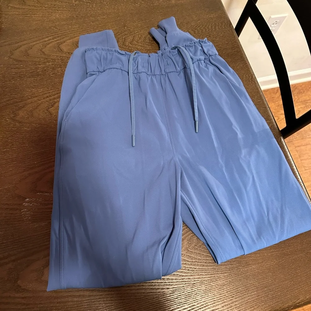 Lululemon Stretch Jogger - Picture 4 of 4